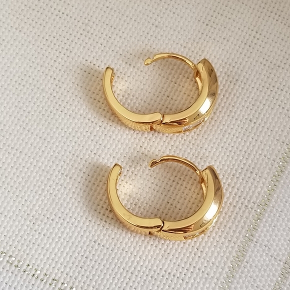 New 18K Gold Plated Diamond Hoop Earrings for Women - Picture 5 of 8